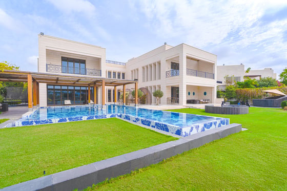 Family Homes on Emirates Road, Dubai | Luxury Living